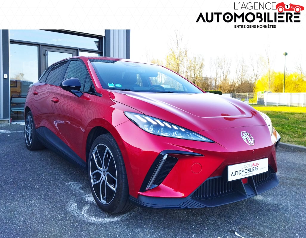 MG MG4 204 cv 64 KWH LUXURY — 1