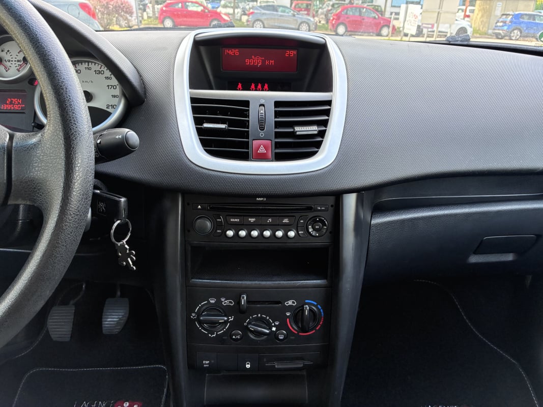 Peugeot 207 1.4L 95 CH Urban Move — 13
