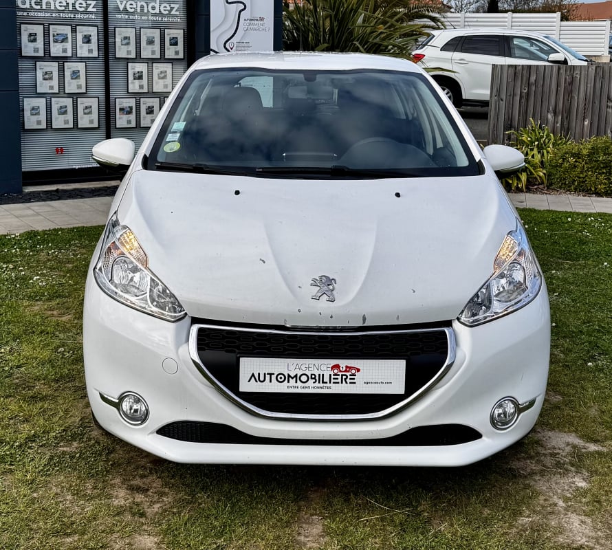 Peugeot 208 1.6 E-HDI 92CV Business distribution faite — 2