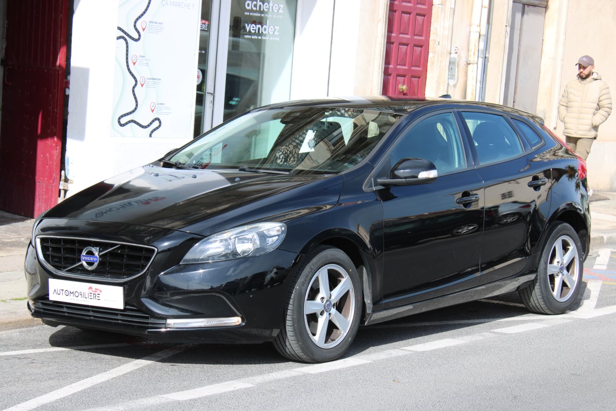 Volvo V40 1.6 T2 120 KINETIC START-STOP (Entretien à jour, Climatisation..) — 1