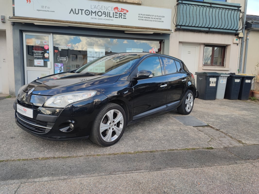 Renault Megane III 1.9 dCi eco Dynamique 130 cv 2 EME MAIN Distribution faite — 1