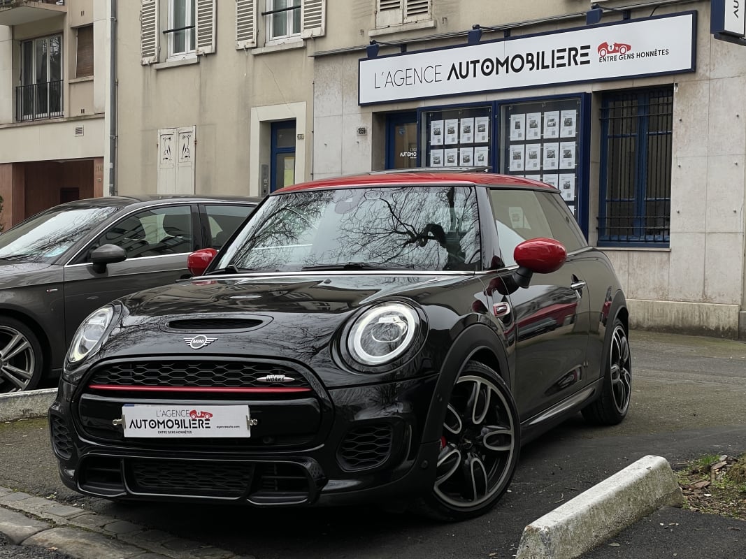 Mini Mini III (F56) JCW 2.0 231 13CV ULTIMATE BVA8 — 1