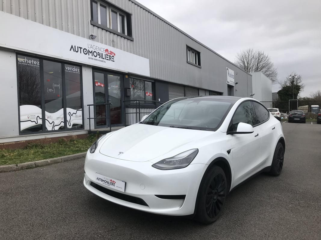 Tesla Model Y PROPULSION 300 CH — 1