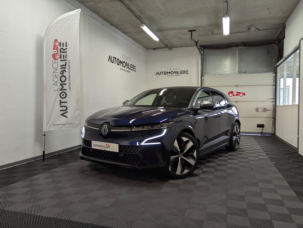 Renault Megane V E-TECH EV60 220 SUPER CHARGE 60 KWH — 1