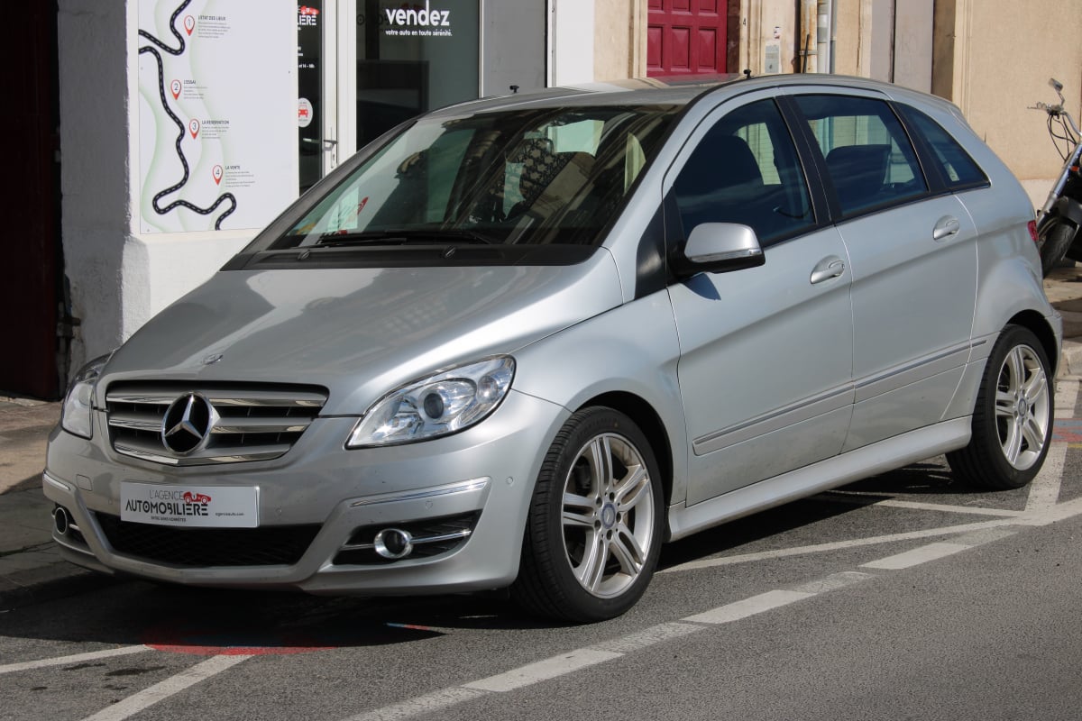 Mercedes-Benz Classe B 2.0 180 CDI 110 CVT BVA ( Moteur à chaîne, Radar de recul, Climatisation ... ) — 1