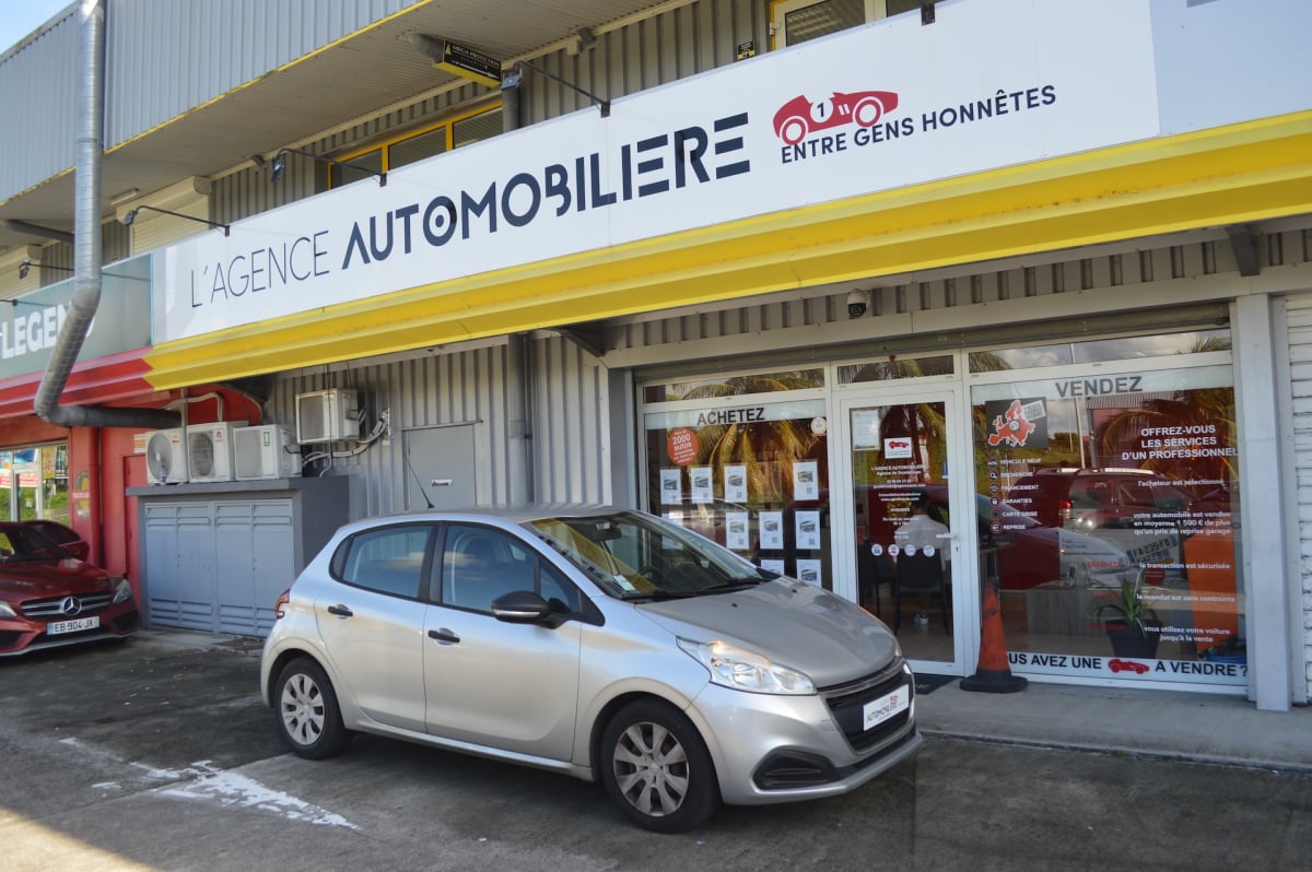 Peugeot 208 1.2 110ch Féline EAT6 — 1