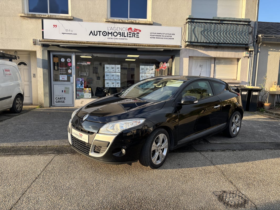 Renault Megane III Coupé 1.9 dCi 130 cv - Dynamique - 2ème main — 1