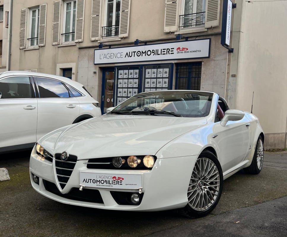Alfa Romeo Spider III 1750 TBI 200 1ERE MAIN, SUIVI ALFA ROMEO — 1
