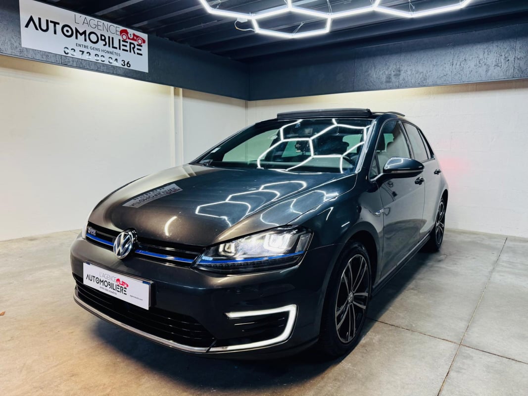 Volkswagen Golf VII GTE 1.4 TSI 204 Hybrid DSG6 150 CV BVA — 1