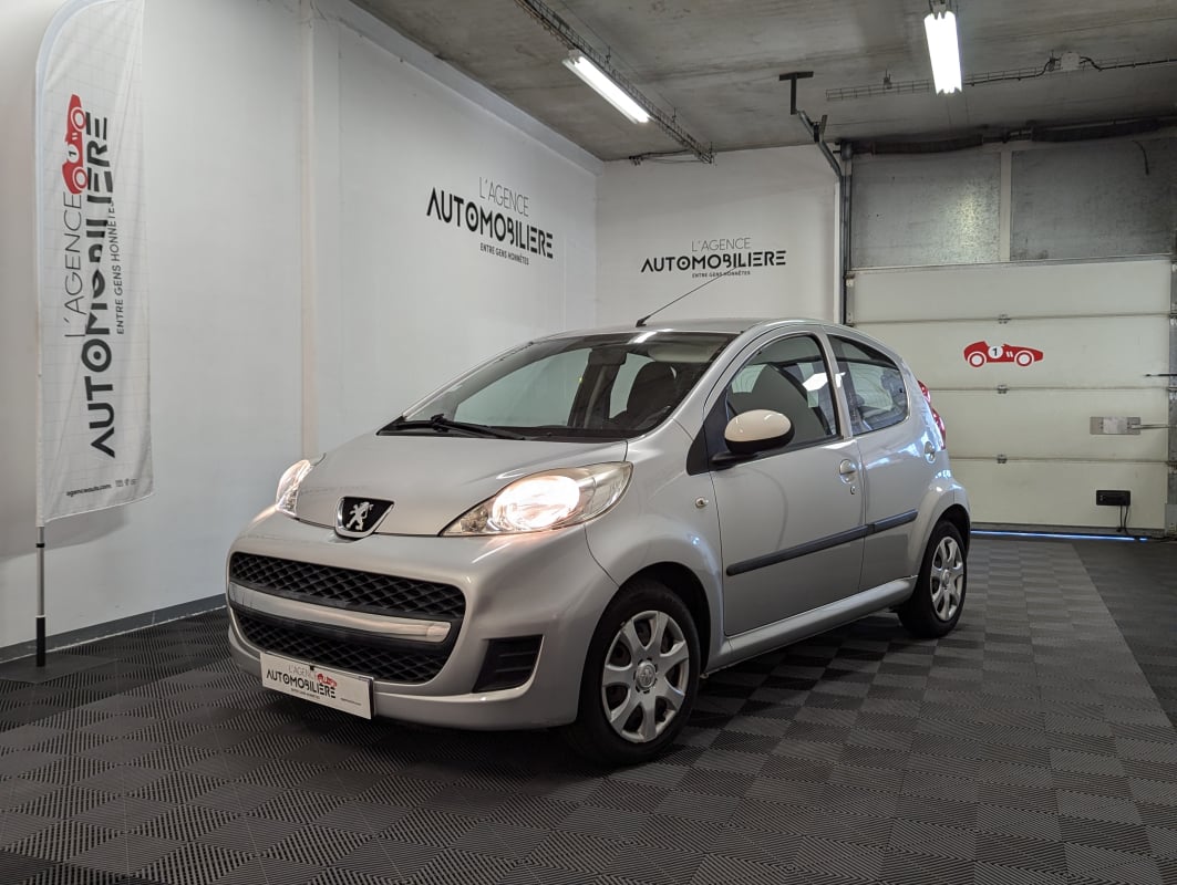 Peugeot 107 1.0 68 URBAN MOVE 5P — 1