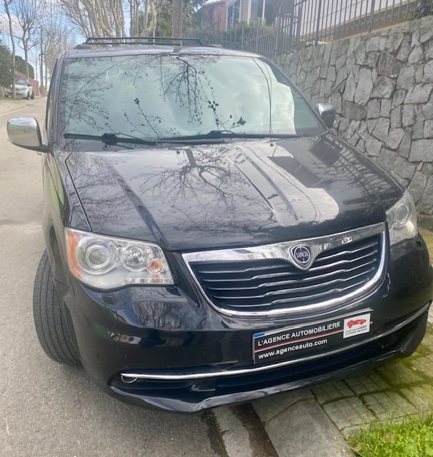 Lancia Voyager 2.7 — 2