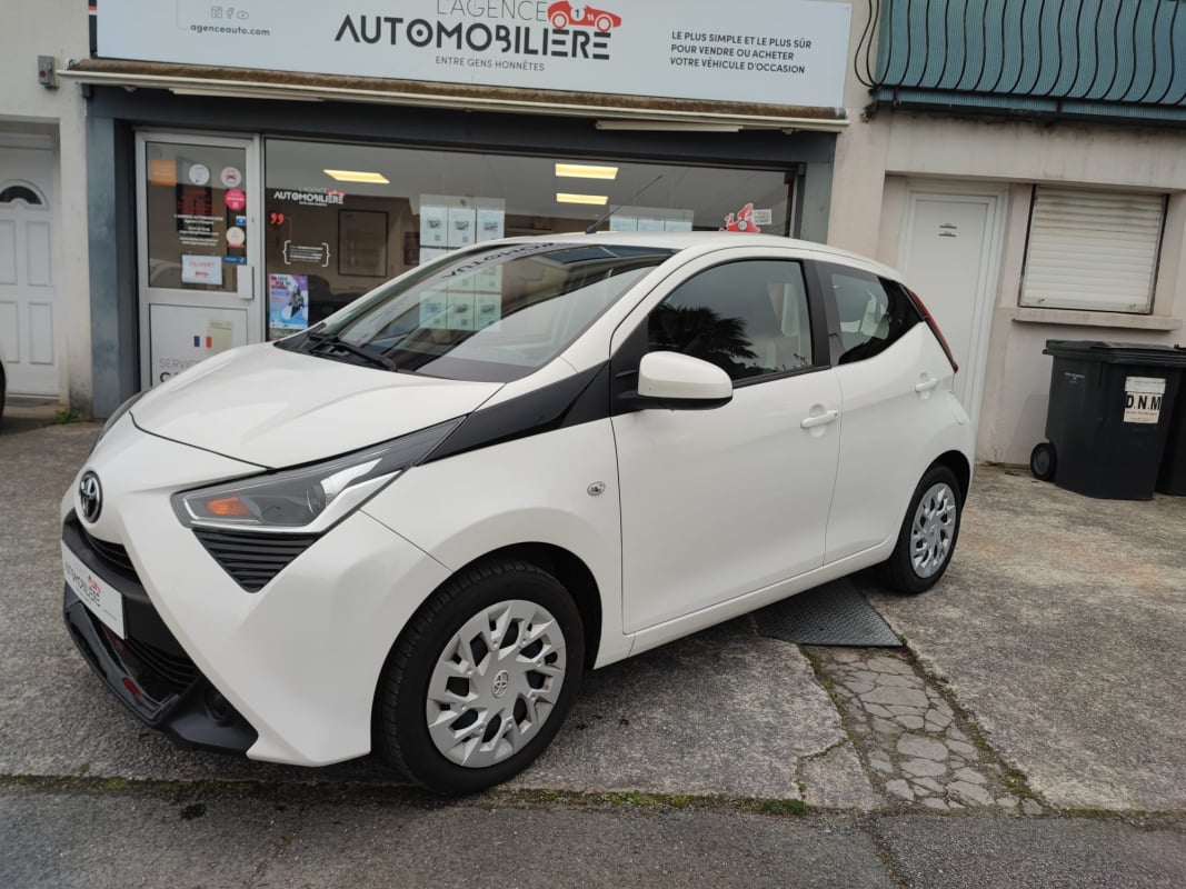 Toyota Aygo 1.0 VVTi X-SHIFT 72 CV X PLAY - Boîte auto - 1ère main — 1
