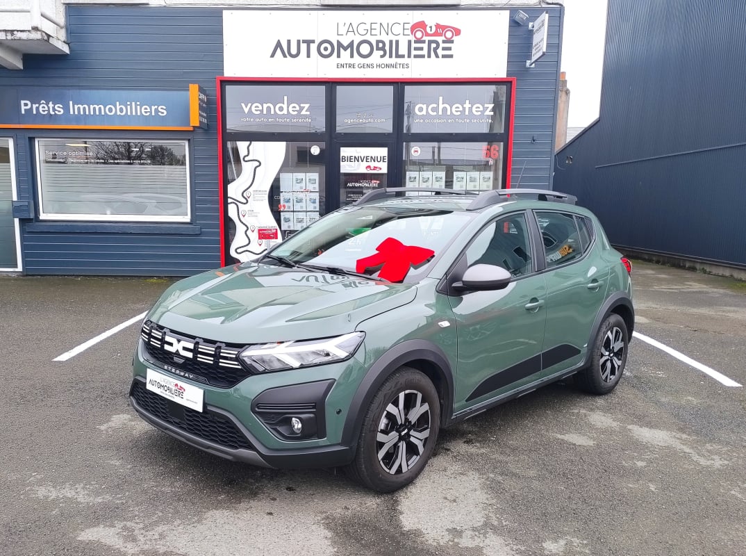 Dacia Sandero STEPWAY 1.0 TCe 110 ch BVM6 EXPRESSION PLUS (1ère main + Attelage) — 1