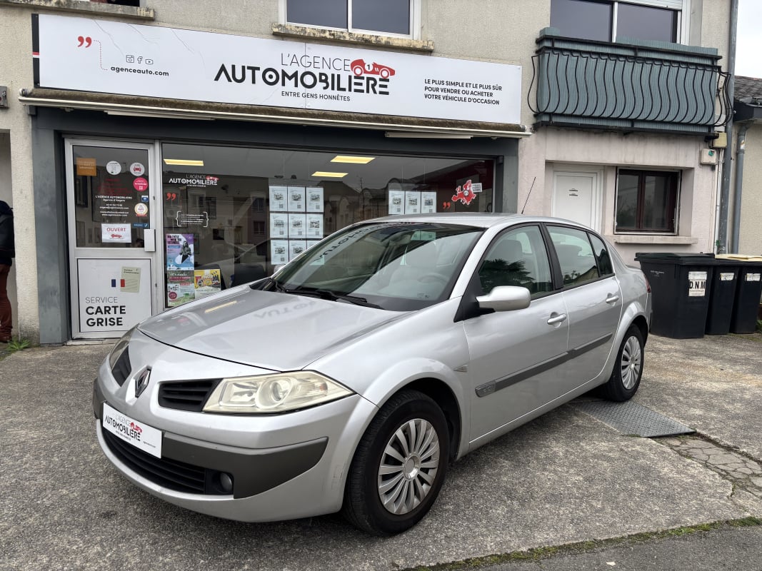 Renault Megane II Berline 1.5 dCi 106cv - 1ère Main - Suivi complet — 1