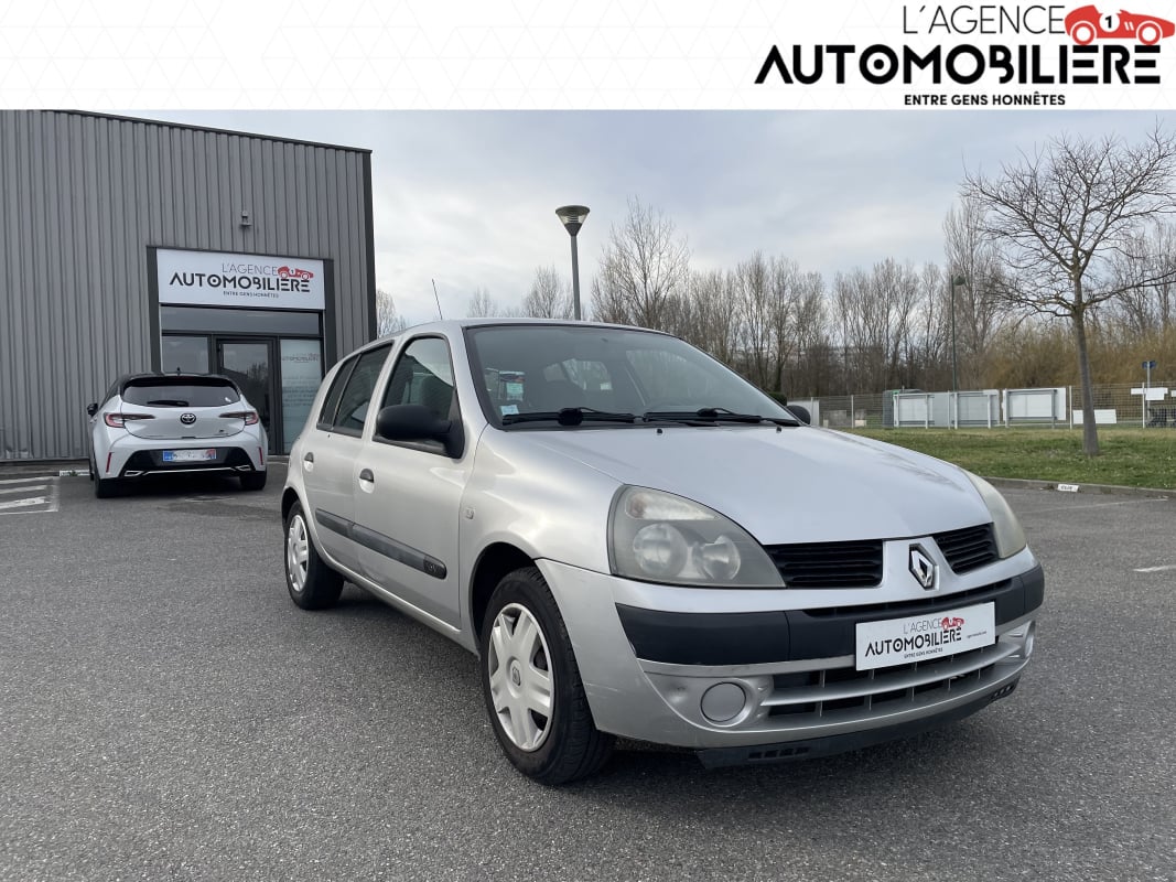 Renault Clio II 1.2 16V 75CH - FAIBLE KILOMETRAGE — 1