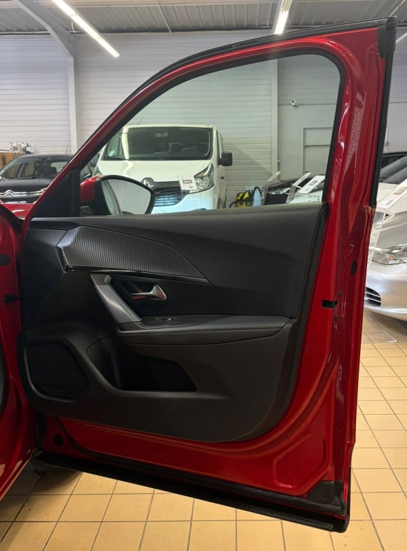 Peugeot 2008 BlueHDI 100 S&S BVM6 ALLURE 5.0 CV — 30