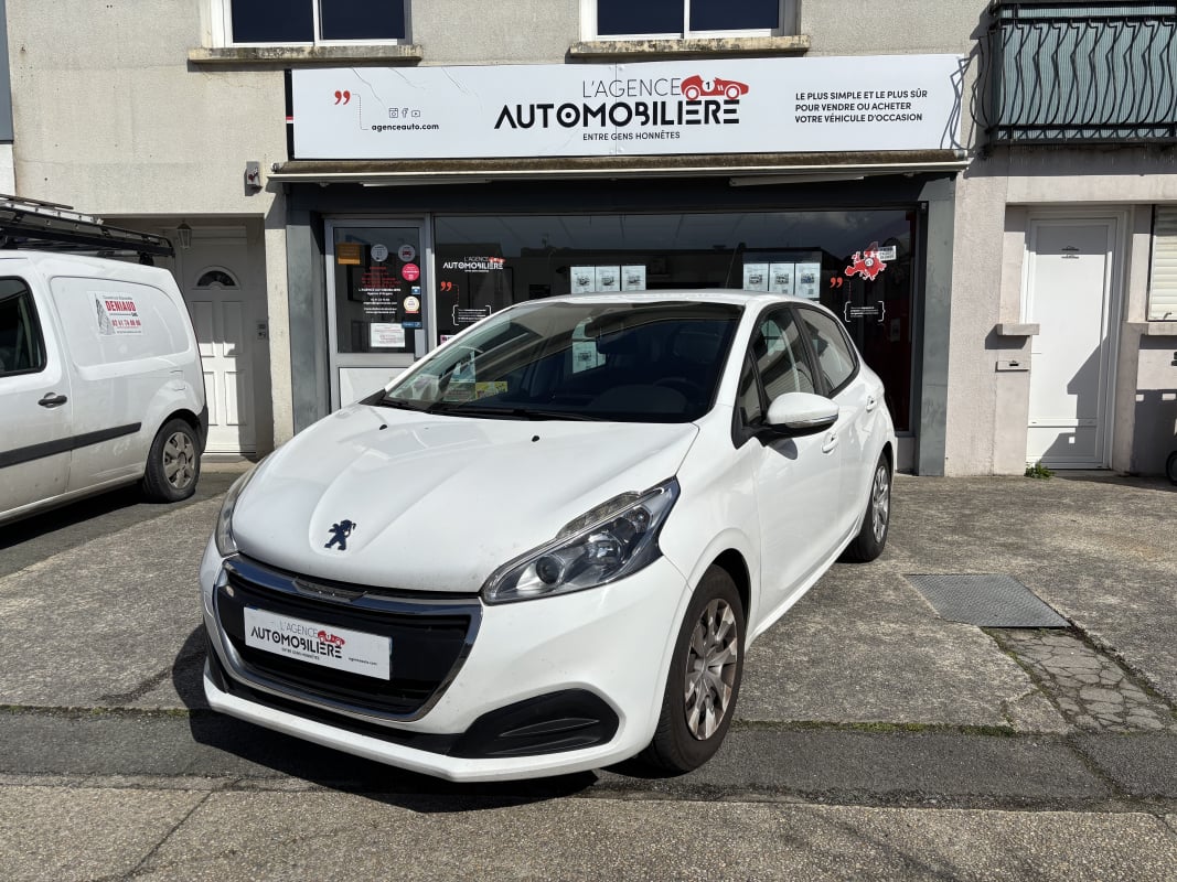 Peugeot 208 5 Portes 1.0 VTi 68 cv - Style - Suivi Peugeot — 1