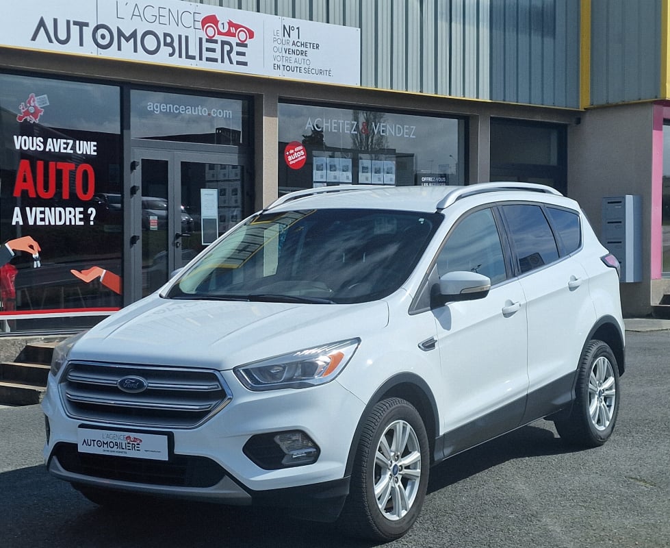 Ford Kuga 1.5 TDCI 120 CH TITANIUM — 1