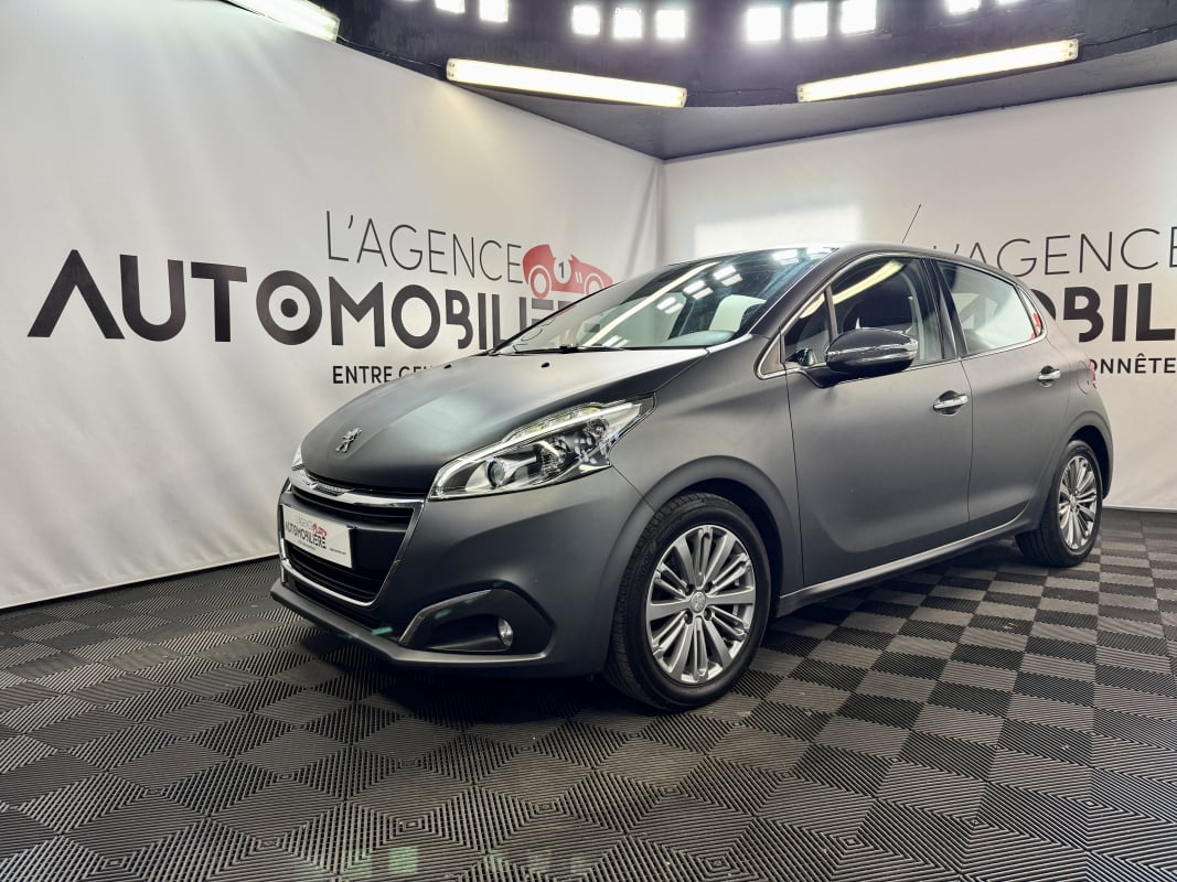 Peugeot 208 1.6 BLUEHDI 100 ALLURE — 1
