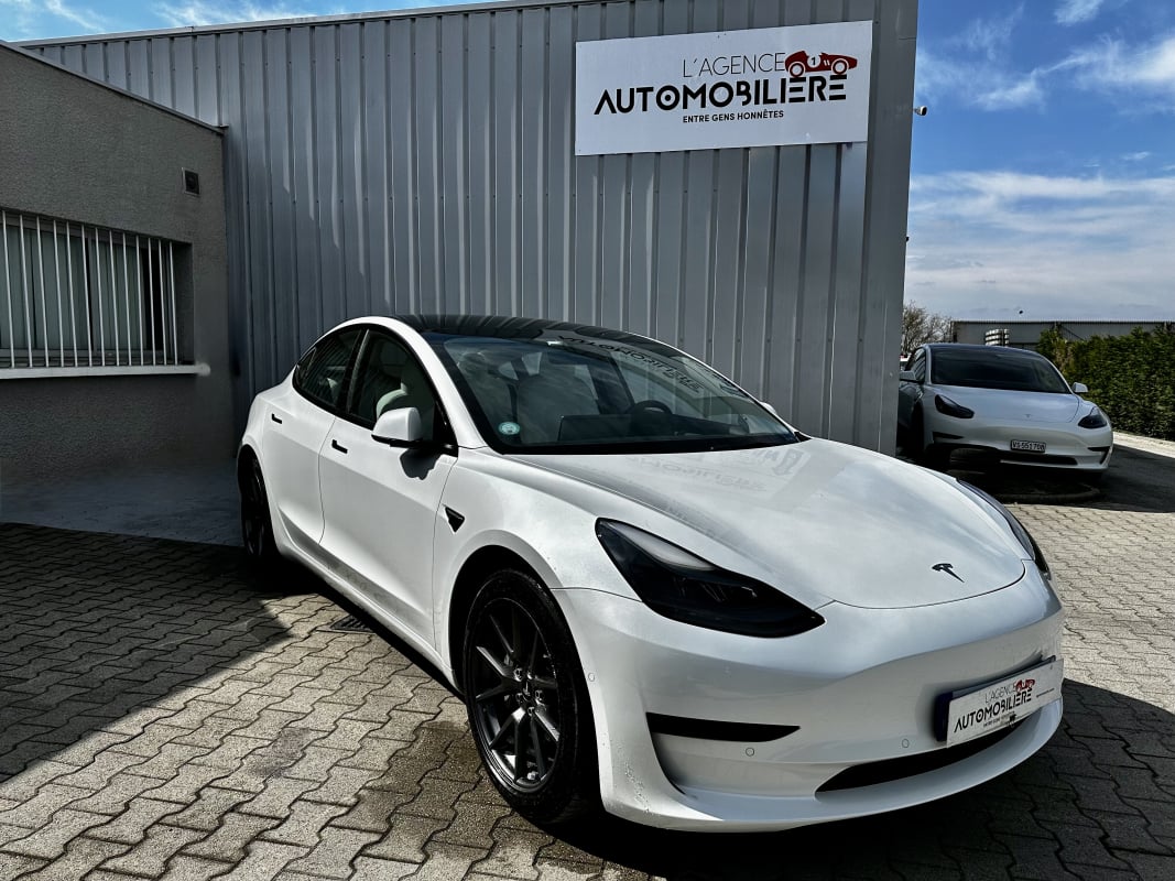 Tesla Model 3 Standard Range Plus 275 cv — 1