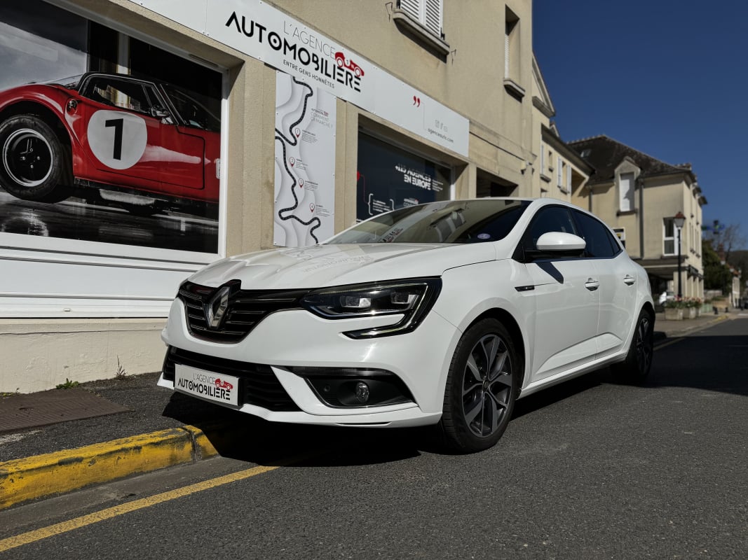 Renault Megane MEGANE IV BERLINE TCe 130 Energy Intens — 1
