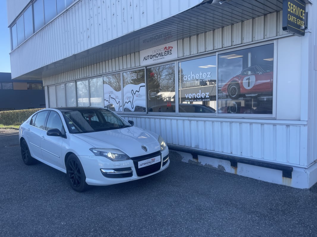 Renault Laguna III Berline 2.0 dCi 173 CV BVA 4Control - 1RE MAIN - GARANTIE 12 MOIS — 1