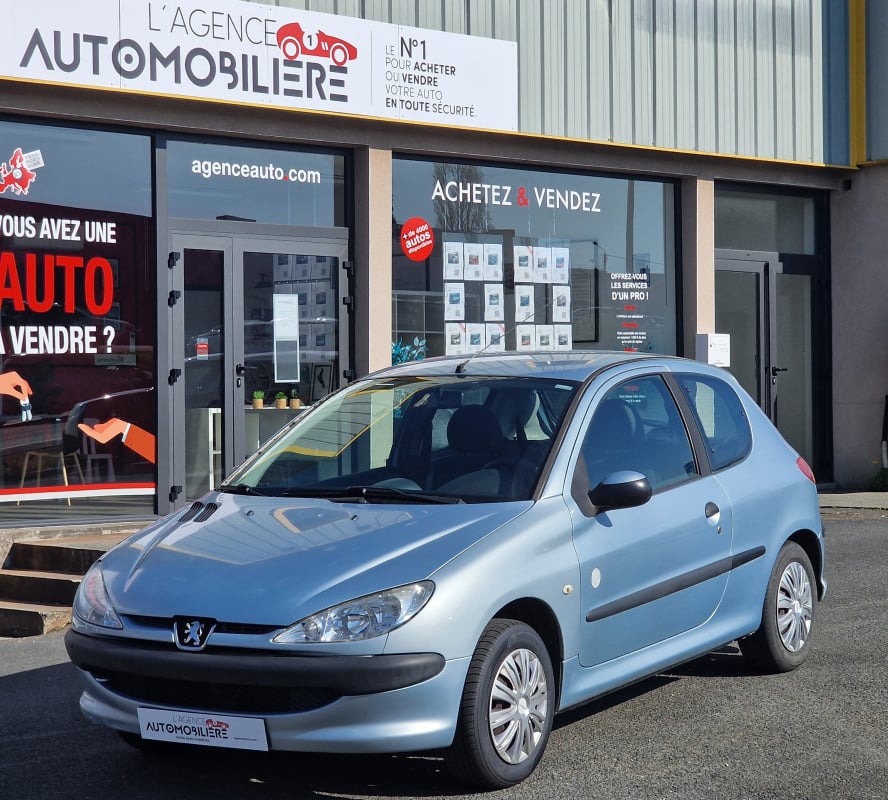 Peugeot 206 1.1I 60 CH POP ART — 1