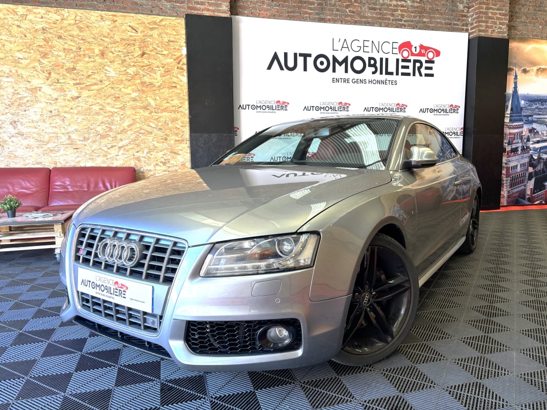 Audi S5 4.2L V8 FSI QUATTRO — 1