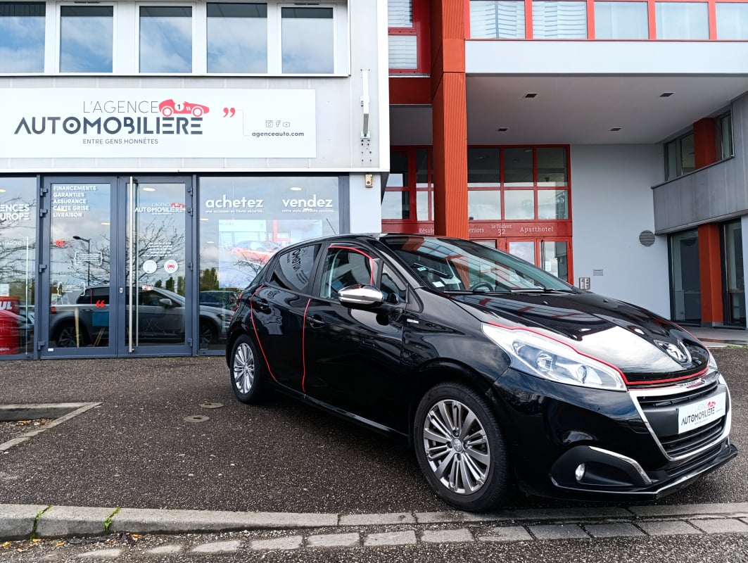 Peugeot 208 1.2 VTi 82 cv STYLE 5P / Distri changée garantie — 1