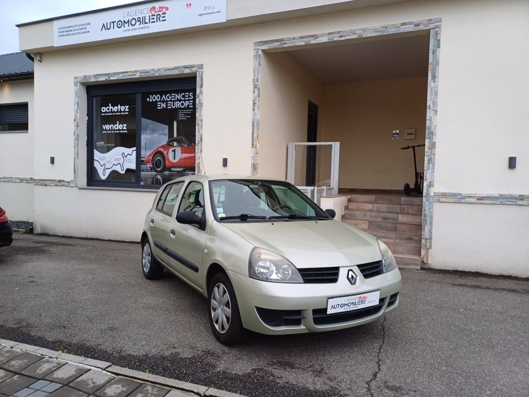 Renault Clio Campus Phase II 1.2 i 60 cv Seulement 2 propriétaires — 1