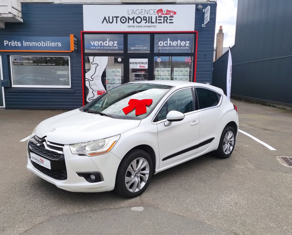 Citroen DS4 1.6 HDi 112 ch BVM6 SO CHIC (Distri faite) — 1