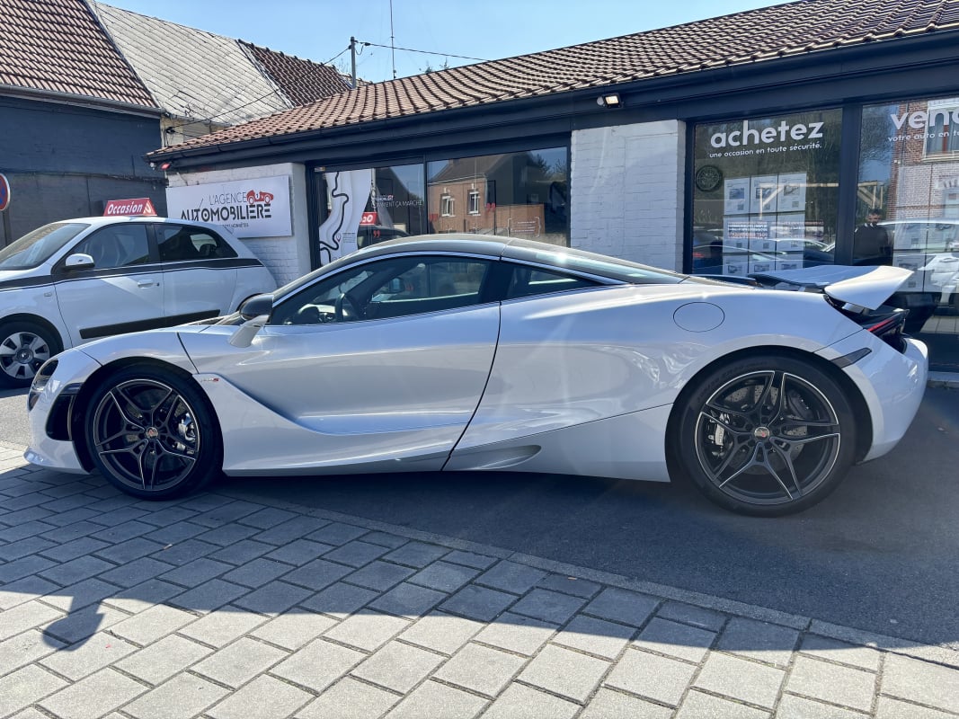 Mclaren 720s LUXURY — 2
