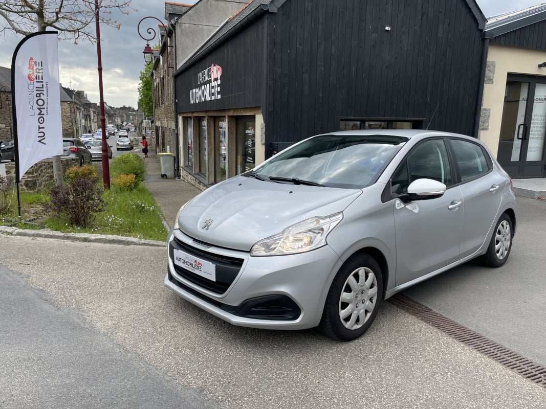 Peugeot 208 1.2 68 CH LIKE 5 PORTES — 1