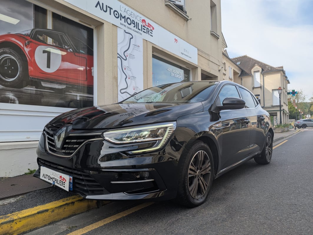Renault Megane 1.5 BLUEDCi 115cv EDC INTENS — 1