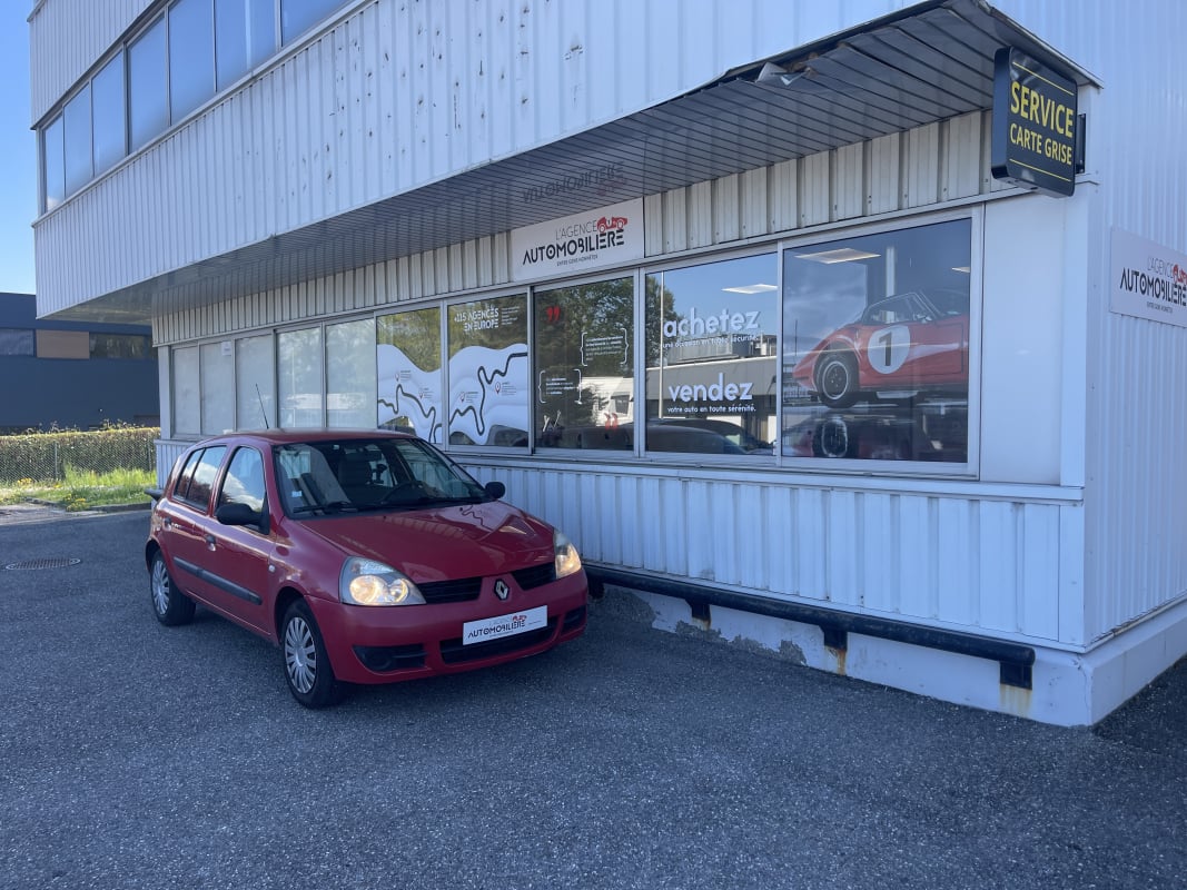 Renault Clio 1.2i 75 CV Campus BVM5 5 portes - Courroie OK — 1