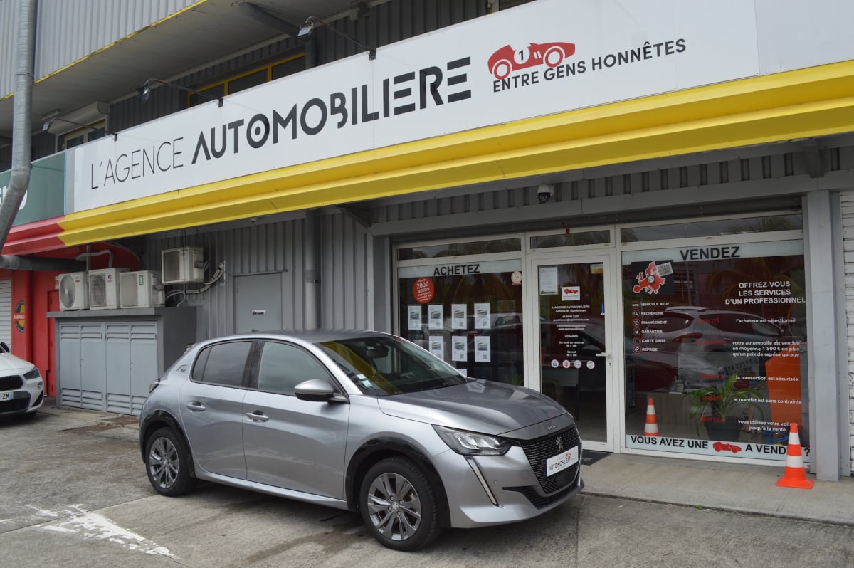 Peugeot e-208 STYLE 50 KWH — 1