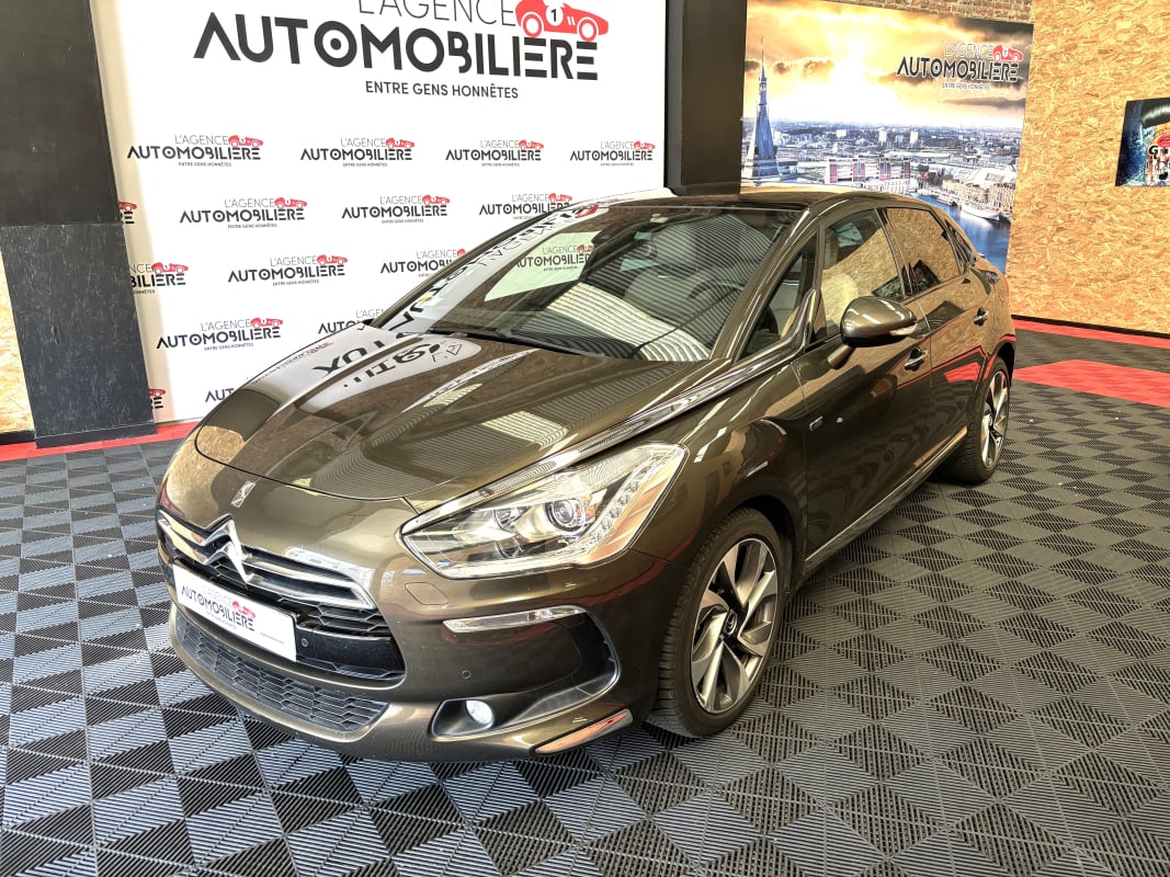 Citroen DS5 Phase 1 HDI HYBRIDE 163Ch/120Kw SO CHIC — 1