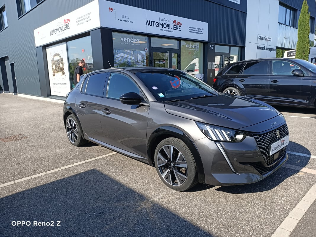 Peugeot 208 1.2 thp gt line EAT 8 DISTRI OK — 1