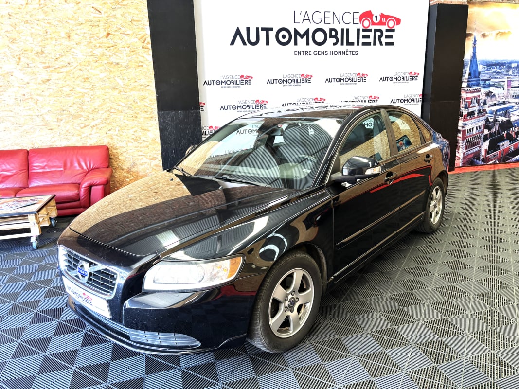 Volvo S40 Phase 2 D2 1.6 D 16V 115 ch MOMENTUM — 1