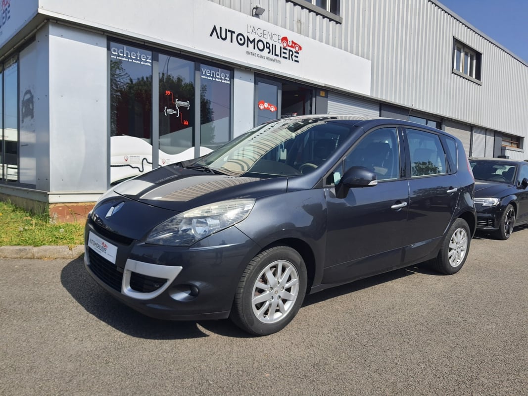 Renault Scenic 1.9 DCI 130 CH EXPRESSION — 1