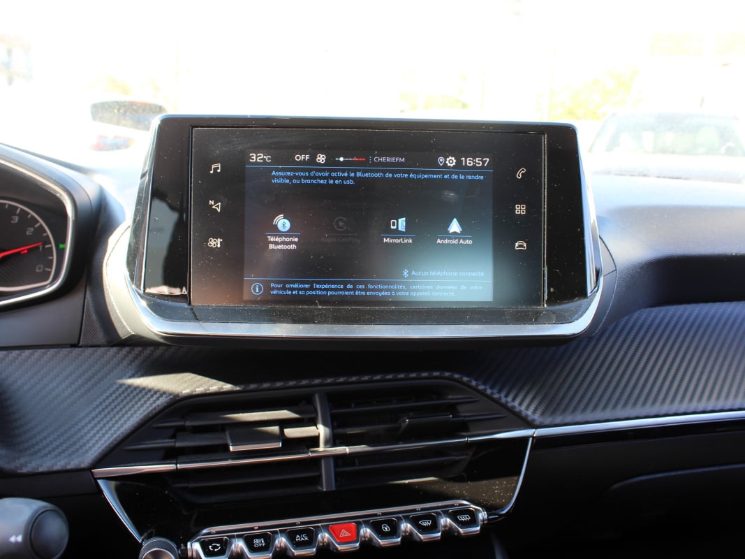 Peugeot 208 75 CH STYLE S&S — 18