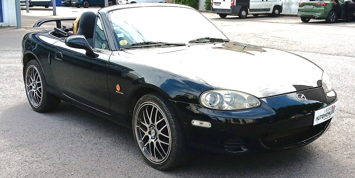 Mazda MX-5 1.6 i Black'N'Cool 110cv — 1