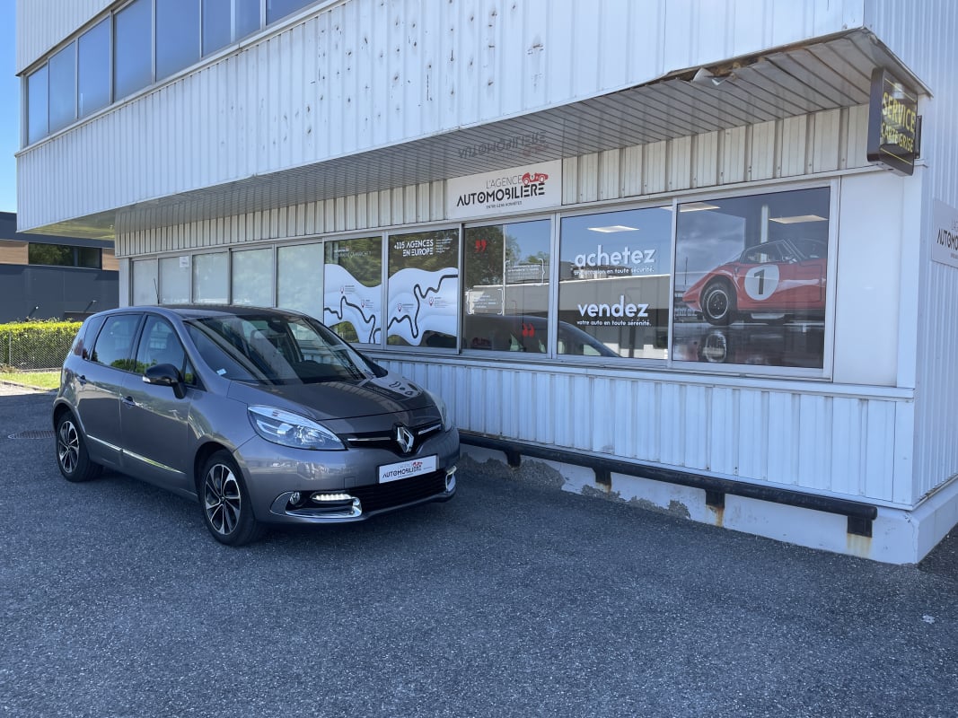 Renault Scenic III 1.6 DCi 130 CV Energy Bose Edition BVM6 ENTRETIEN COMPLET — 1