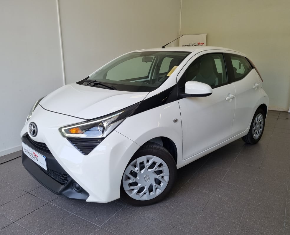 Toyota Aygo II (2) 1.0 VVT-I X-PLAY 5P — 1