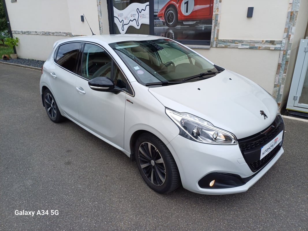 Peugeot 208 1.2 GT Line 110 ch Seulement 40 000 km — 1
