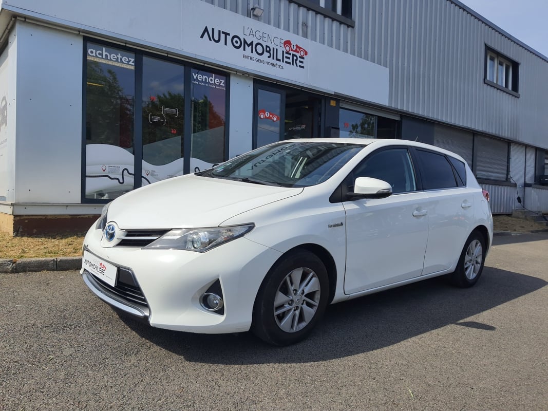 Toyota Auris HSD HYBRIDE 1.8 136 CH DYNAMIC BVA — 1