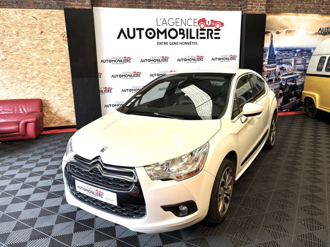 Citroen DS4 2.0 HDi135 So Chic — 1