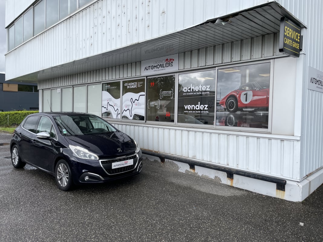 Peugeot 208 1.2 PureTech 82 CV Allure BVM5 COURROIE OK - Garantie 12 Mois — 1