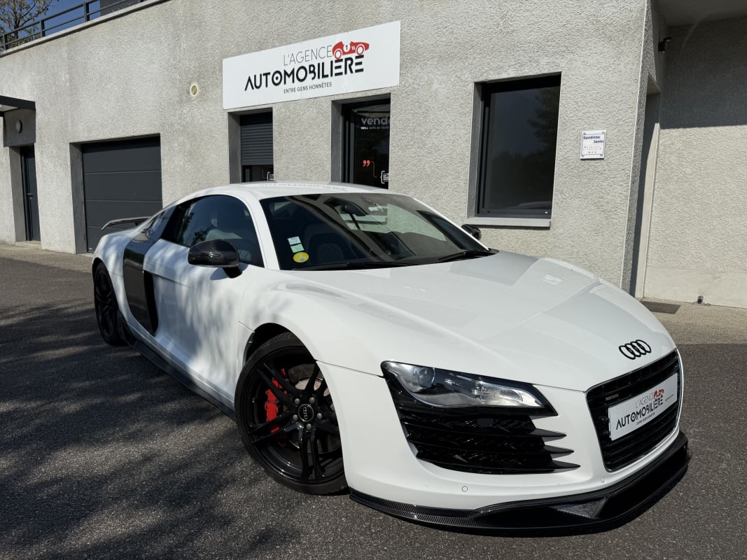 Audi R8 4.2 V8 FSI 420 QUATTRO R-TRONIC / Kit GT / Carbone