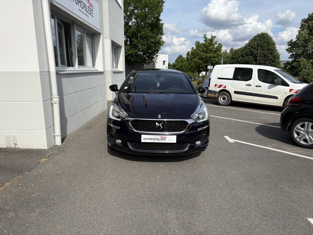 DS DS 5 2.0 Blue HDi S&S 150 cv Sport Chic — 2